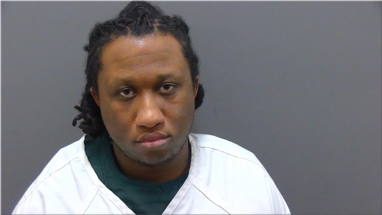 Mugshot of Glover, Maranique L