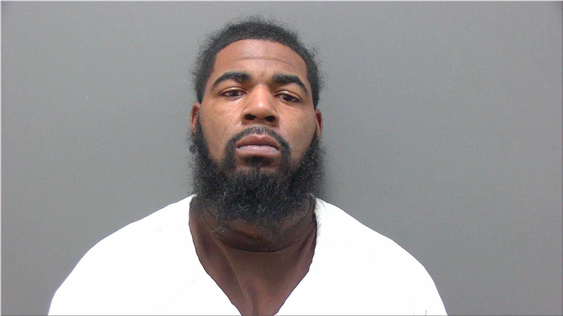 Mugshot of Giles, Zachary Montez