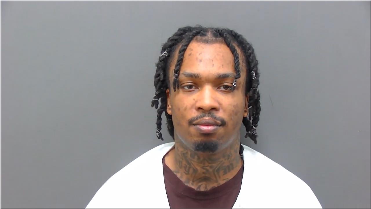 Mugshot of Adams, Deshon