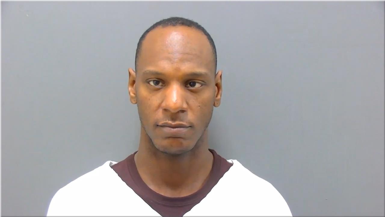 Mugshot of Clark, Deandre