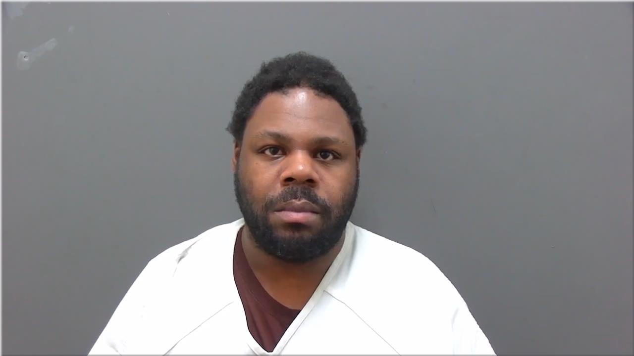 Mugshot of Fonder, Deangelo L