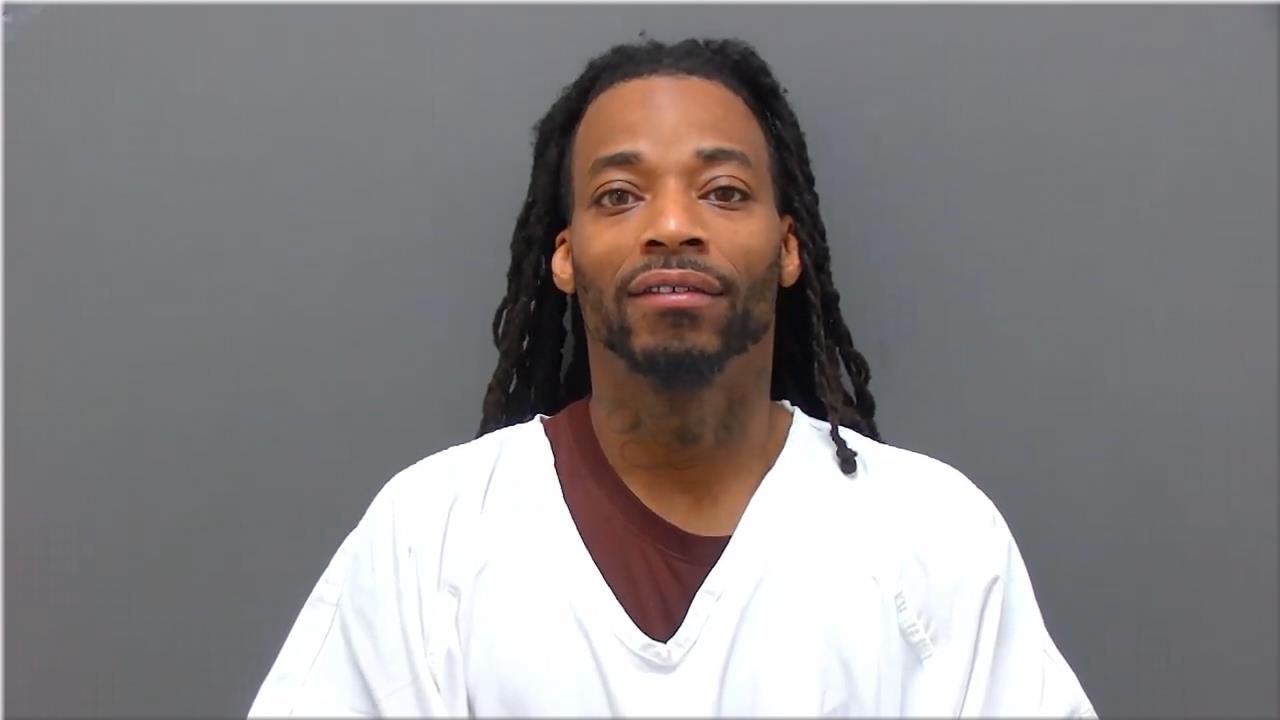 Mugshot of Baker Pierson, Kwientien