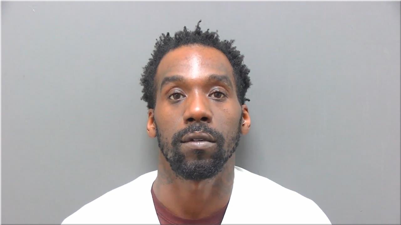 Mugshot of Dumas, Deandre M