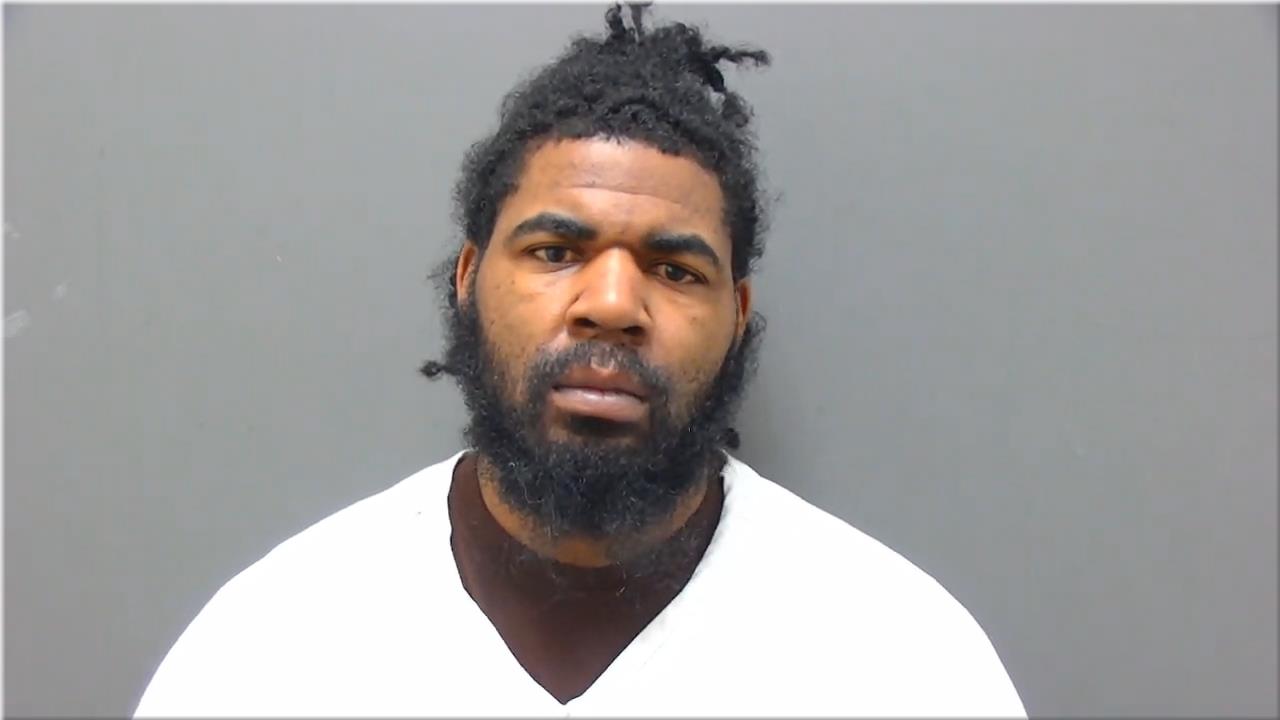 Mugshot of Giles, Zachary Montez