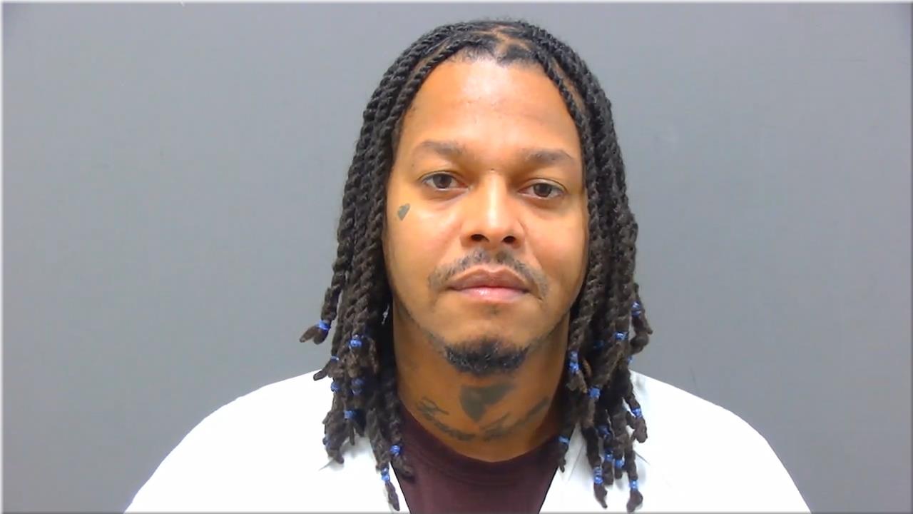 Mugshot of Famous, Deontaye Antwane