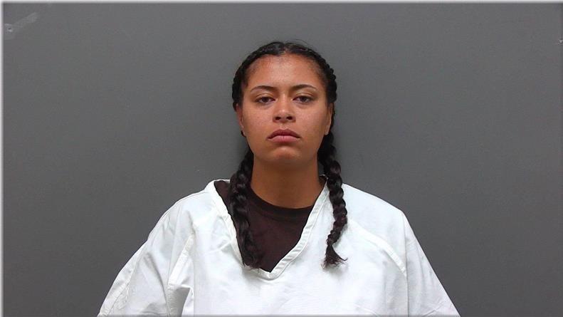 Mugshot of Lutze-Carothers, Taleah
