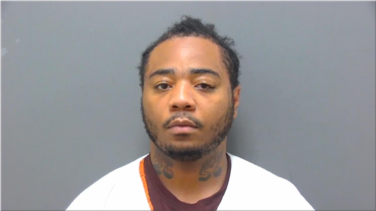 Mugshot of Brown, Davionete Deshawn