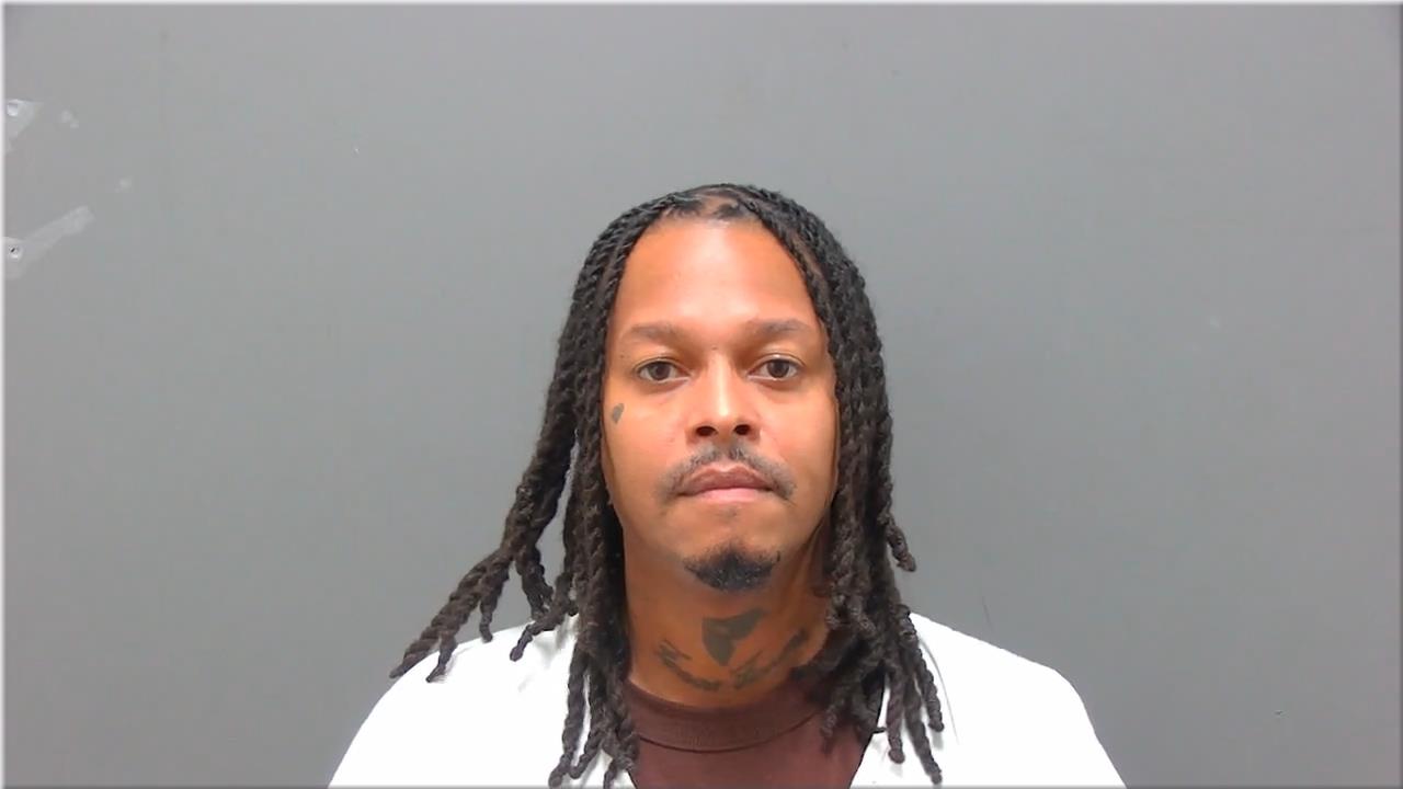 Mugshot of Famous, Deontaye Antwane